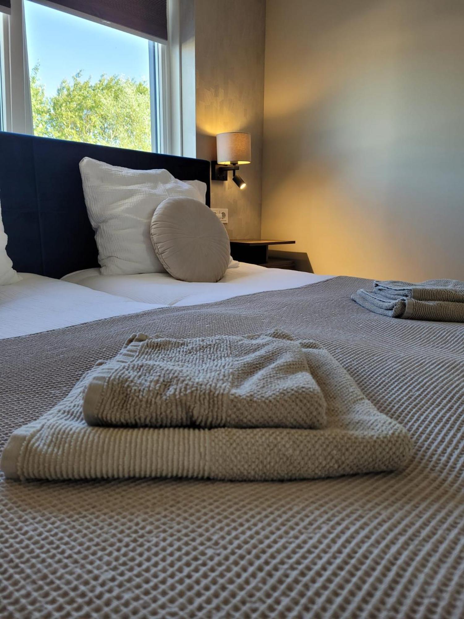 Luxe Kamer Langendam 48 Met Prive Terras Zoutelande Exterior photo